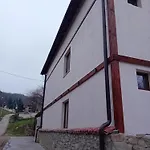 зорница 게스트하우스 *