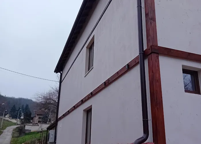 зорница Pensión *