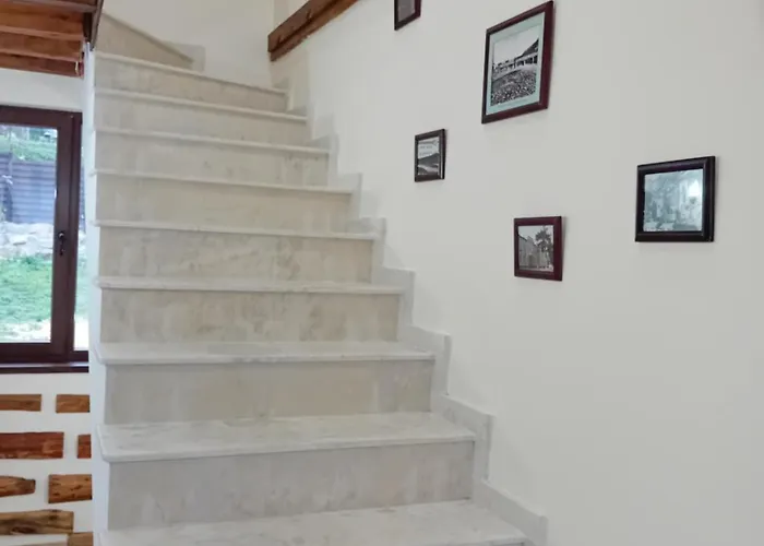 зорница Pensión *